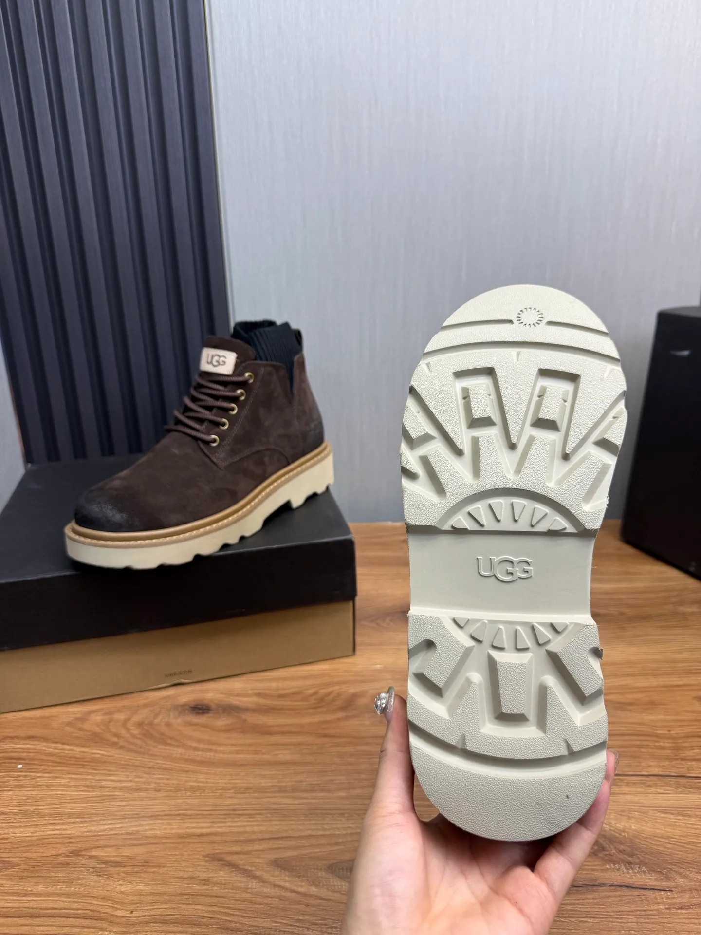 Factory price 640💰 [UGG] Men's hot winter warm boots🐑Simple and fashionable design, cowhide➕comfortable and warm wool lining. Soft and comfortable to wear, good warmth retention, and excellent foot feel. Regular size 38-45